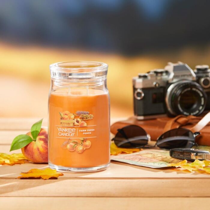 Yankee Candle Farm Fresh Peach - Signature Large Jar